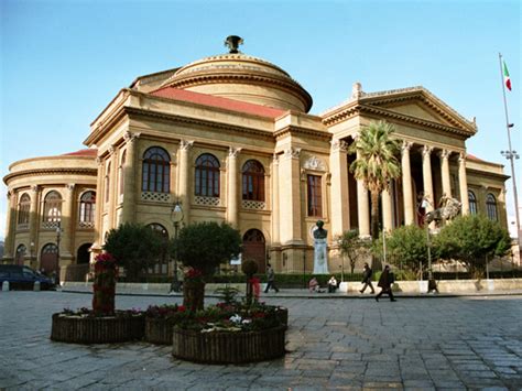 Teatro Massimo (Opernhaus - Palermo, italien) | Opera Online - Die Website für Opernliebhaber