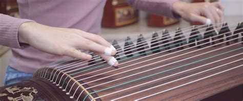 Guzheng Lessons Singapore | Learn to Play the Chinese Zither