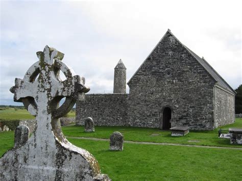 Clonmacnoise Monastery, Ireland Roadtrip Must | One Girl, Whole World