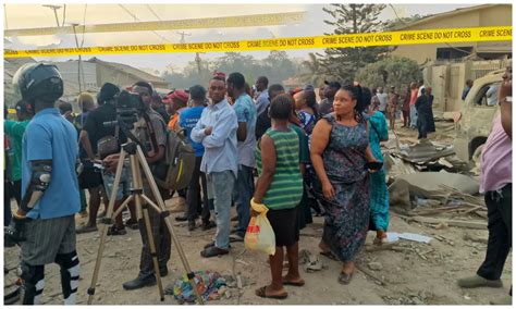 Ibadan residents throng scene of explosion [PHOTOS] - Daily Post Nigeria