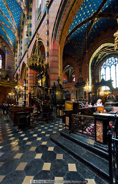 Photo of Interior of the basilica. St Mary basilica, Krakow, Poland