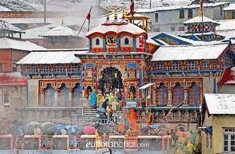 Snow capped Badrinath - Uttarakhand Photos