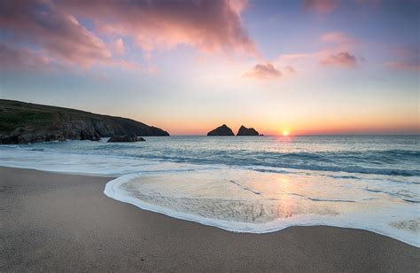 Holywell Bay Beach - Newquay - Arrivalguides.com