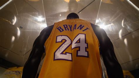 Kobe Bryant jersey sells for record $5.8 million at auction