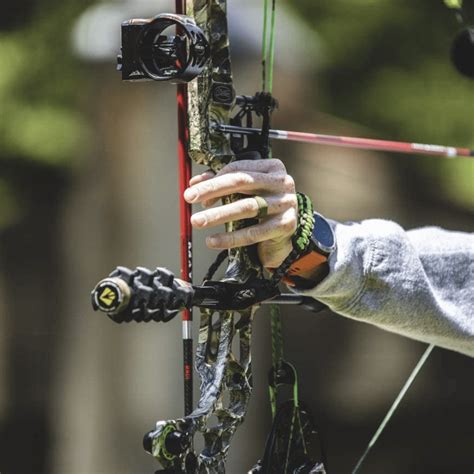 10 Best Compound Bow Stabilizer for Hunting (2022 Guide)