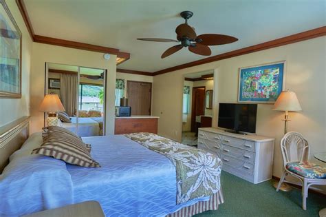 5 BEST Hostels in Kauai (2024 Insider Guide)