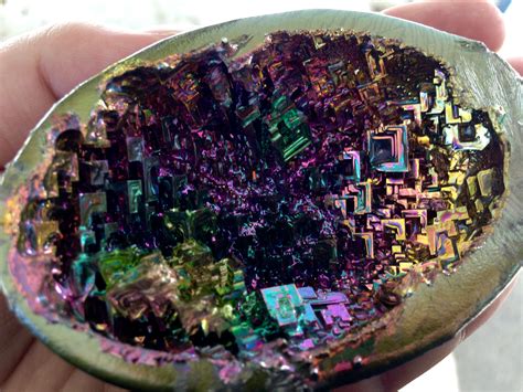 Bismuth mineral geode | Rocks and minerals, Minerals and gemstones, Minerals