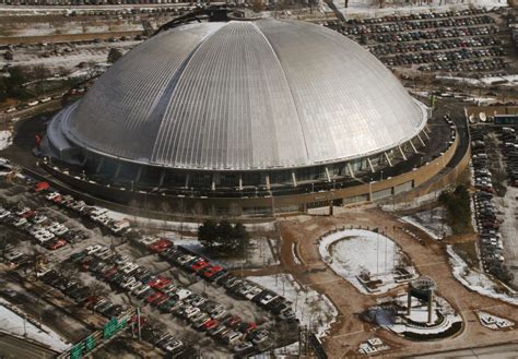 Retractable-Roof-Ballparks, a better way to watch Baseball.