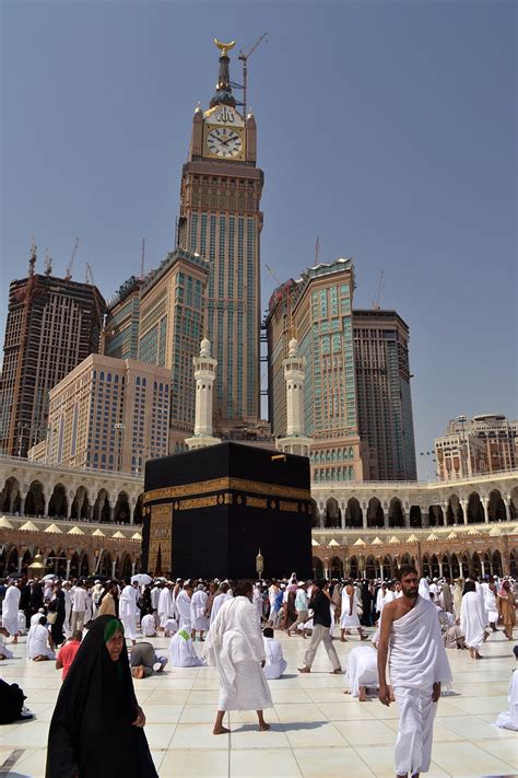 Kaaba At Night Wallpaper