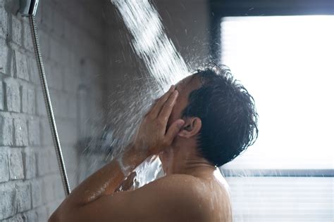 Here’s What Showering At Night Does To Your Body » TwistedSifter