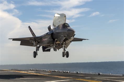 Military's delayed F-35 jet project "clearly on track" - CBS News