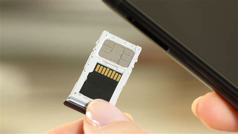 4 Ways To Easily Open The SIM Card Slot On Your iPhone