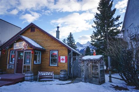 15 Best Winter Activities in Canmore (+Tips From a Local)