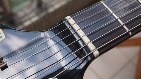 Guitar Nut Width – The Real Importance Of The Guitar Neck