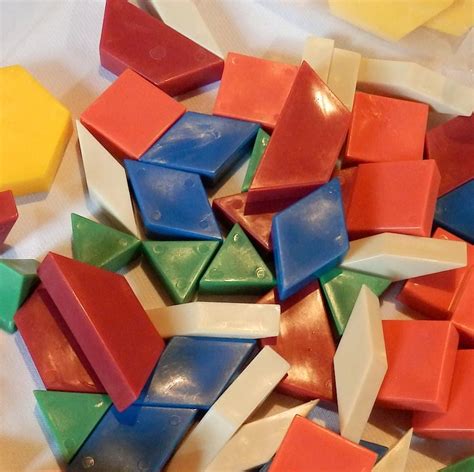 Plastic Geometric Shapes about 1000 pieces by CreatingSupplyCafe