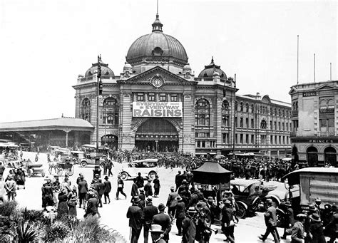 Remembering Melbourne 1850-1960 by Various - 9781925385274