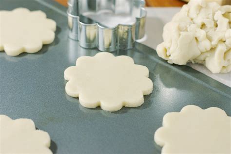 How To Roll And Cut Out Cookie Dough - Food.com