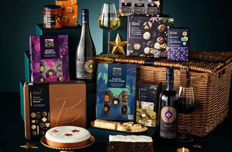 Aldi Christmas Hampers 2022 – The Luxury Collection Hamper – £74.99 ...