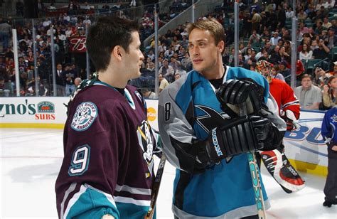 Teemu Selanne and Paul Kariya Head Hockey Hall of Fame Class - The New York Times