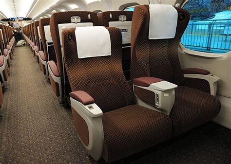 Travelers can use two Shinkansen green car seats at a discount | The Asahi Shimbun: Breaking ...