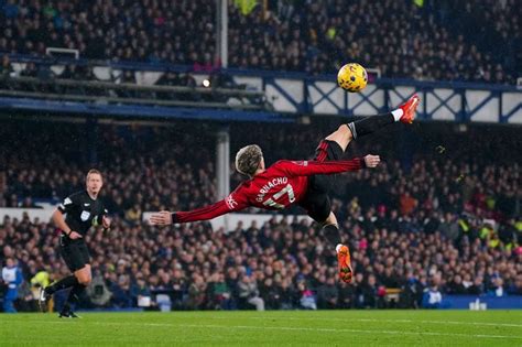 Leicester City's brilliant response to Alejandro Garnacho's stunning Man United goal vs Everton ...