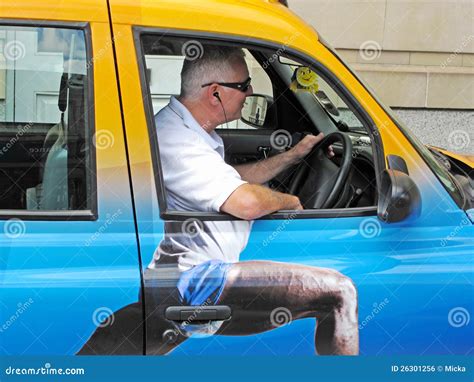 London Taxi Driver Editorial Photo - Image: 26301256