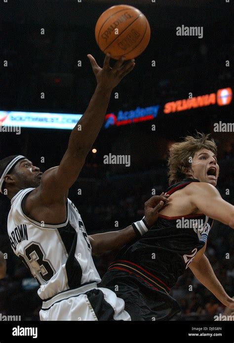 Devin brown san antonio spurs hi-res stock photography and images - Alamy