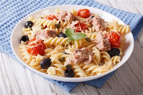 Pasta con Atún a la Mediterránea