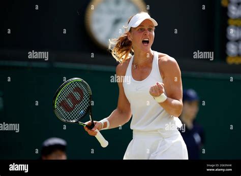 Sloane stephens wimbledon 2021 hi-res stock photography and images - Alamy