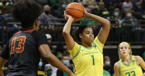 Oregon's Nyara Sabally undecided on future, will make decision after ...