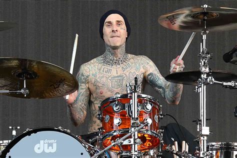 Watch Travis Barker drumming in the hospital after his son is born - TrendRadars