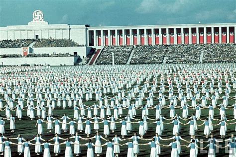 Neues Europa: The Reich in Photos - Reichsparteitag Großdeutschland, 5 ...