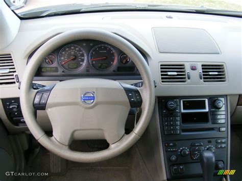 2005 Volvo XC90 2.5T Taupe Dashboard Photo #39126411 | GTCarLot.com