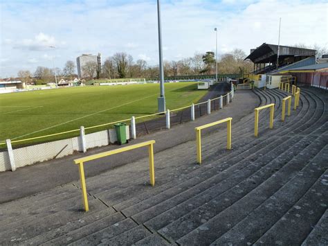 Extreme Football Tourism: ENGLAND: Sutton United FC