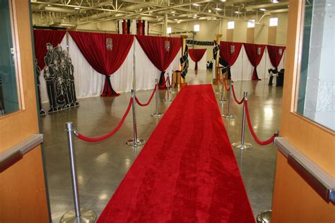 10 Famous Red Carpet Theme Party Ideas 2024