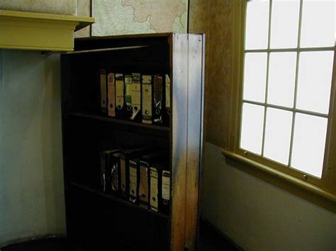 The famous door behind the book shelf. - Picture of Anne Frank House (Anne Frankhuis), Amsterdam ...