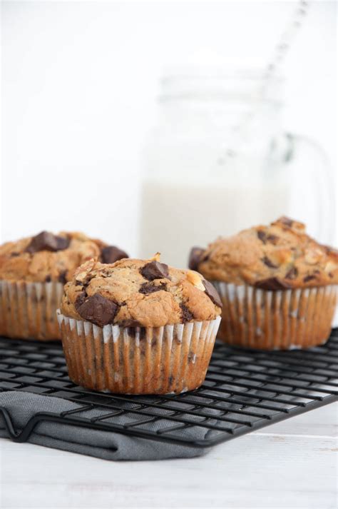 Chunky Monkey Muffins Recipe (vegan + refined sugar-free)