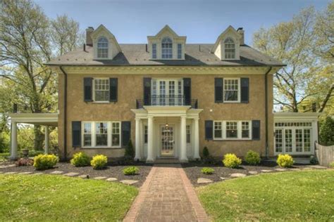 PICS: Look Inside Taylor Swift's Luxurious Childhood Home