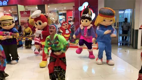 Jollibee mascots dancing tribal/ethnic dance - YouTube