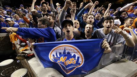 Mets Fans Celebrate Victory Over Cubs - The New York Times