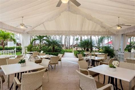 Restaurants and bars in Resort Bouganville - Bahia Principe Hotels