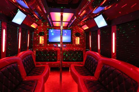 Party Buses (18 to 28) Houston - Sam's Limousine