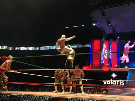 Lucha libre at Arena Mexico; highly recommended : r/travel