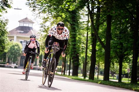 Road racing: 5 tips for your first road cycling race