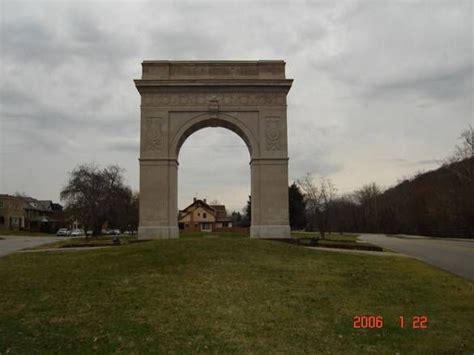 WWI Memorial in Ritter Park (Huntington, WV); local fallen Police ...