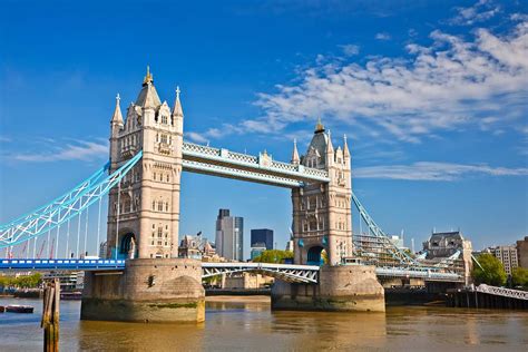 Live Like a Local around London’s Tower Bridge - New York Habitat Blog