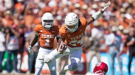 Could Dallas Cowboys Draft Longhorns RB Due to Hidden Talent?