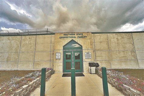 Attempted Springfield prison escape thwarted | Community News ...