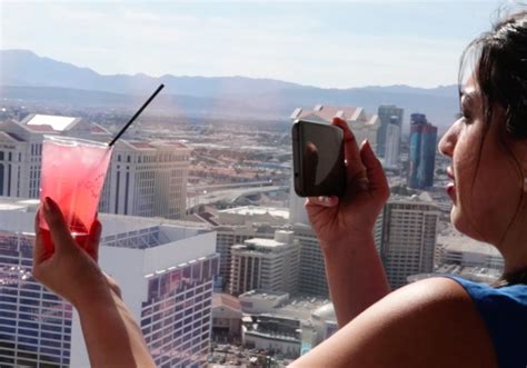 You Can Drink Cocktails 550-Feet In The Air On The World's Tallest ...