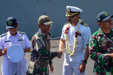 DVIDS - Images - USS Green Bay (LPD 20) Arrives in Surabaya for ...